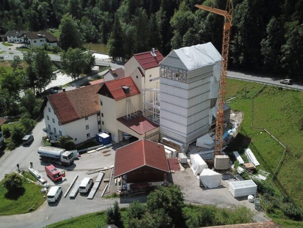 Een blik op de bouwlocatie van Leitzach-Mühle.