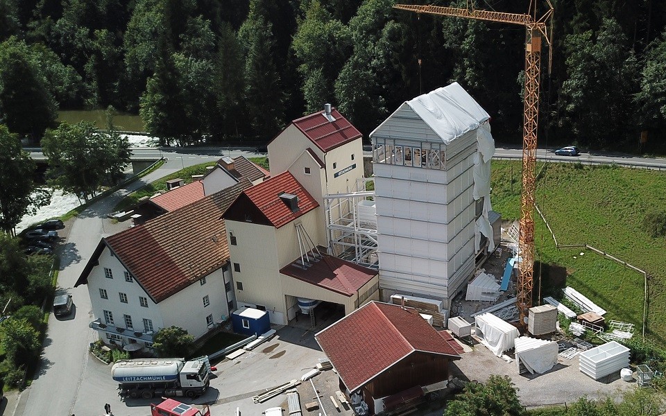 square silos building - Leitzachmühle
